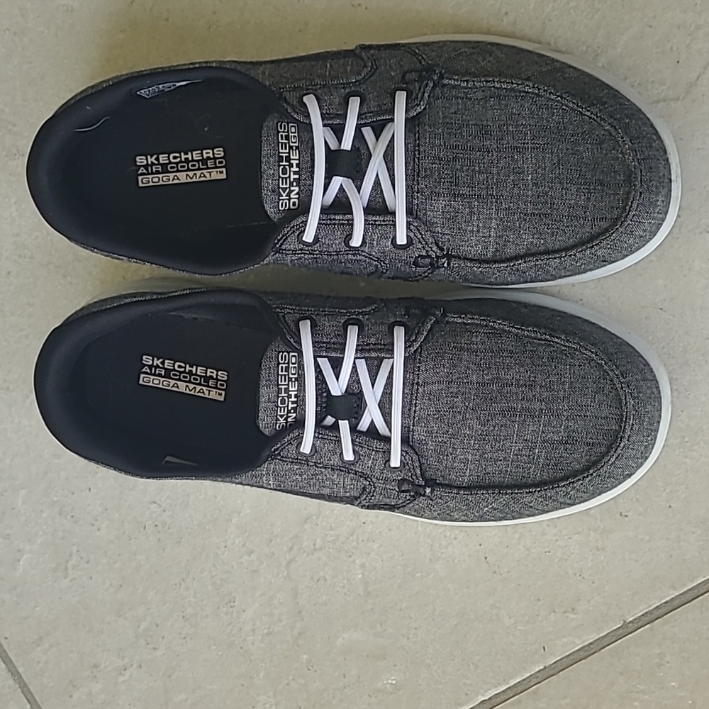 Skechers slip on
